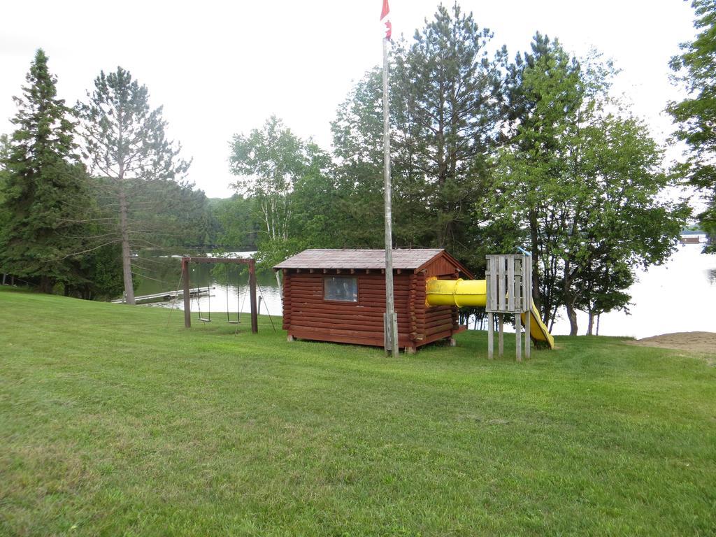 Bondi Village Cottage Resort Lake of Bays Bagian luar foto