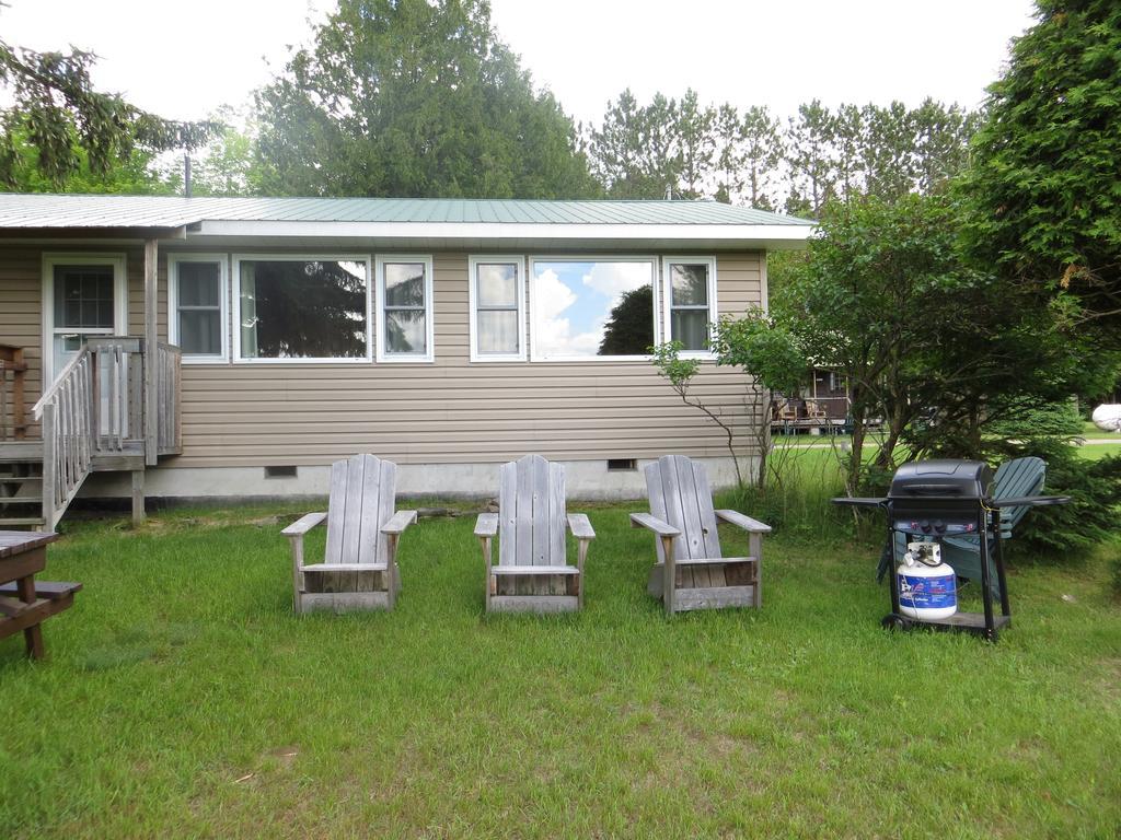 Bondi Village Cottage Resort Lake of Bays Bagian luar foto