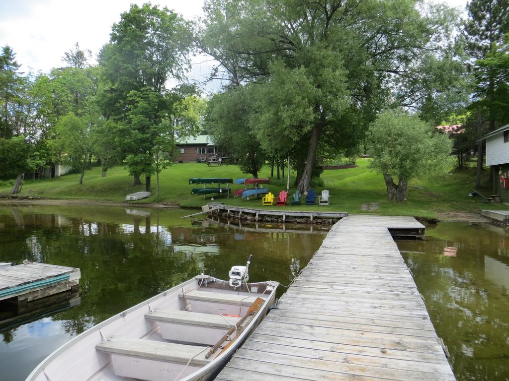 Bondi Village Cottage Resort Lake of Bays Bagian luar foto