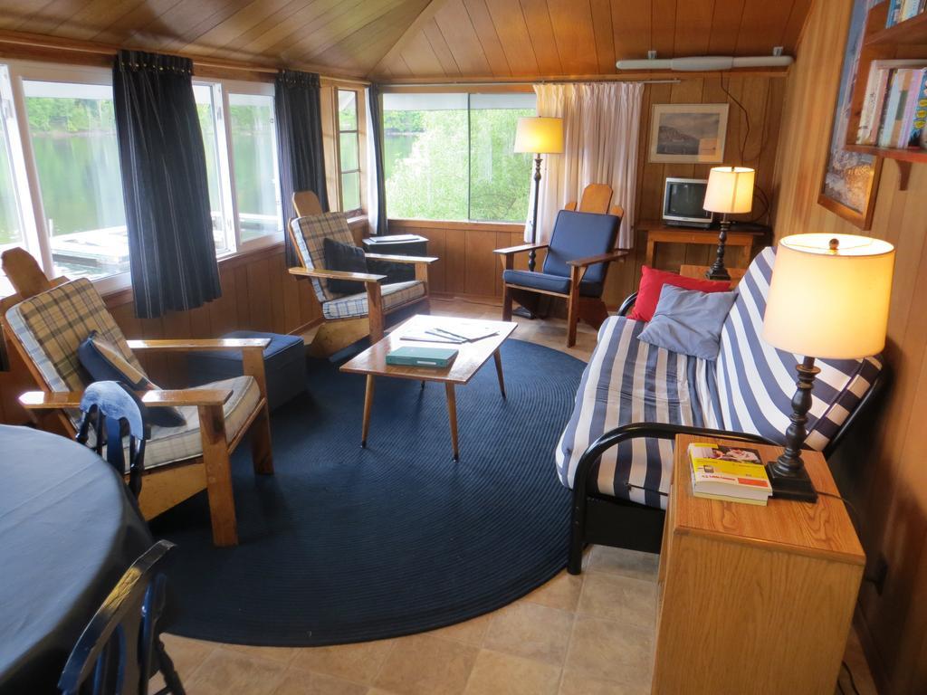 Bondi Village Cottage Resort Lake of Bays Bagian luar foto