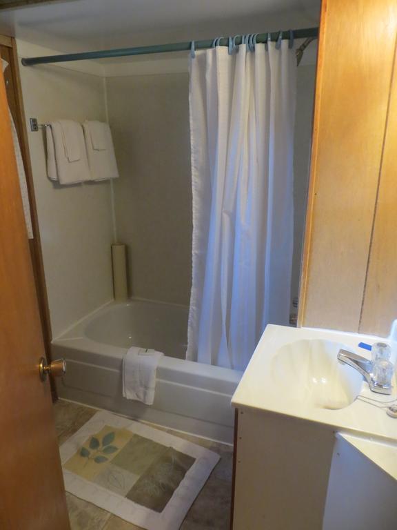 Bondi Village Cottage Resort Lake of Bays Bagian luar foto