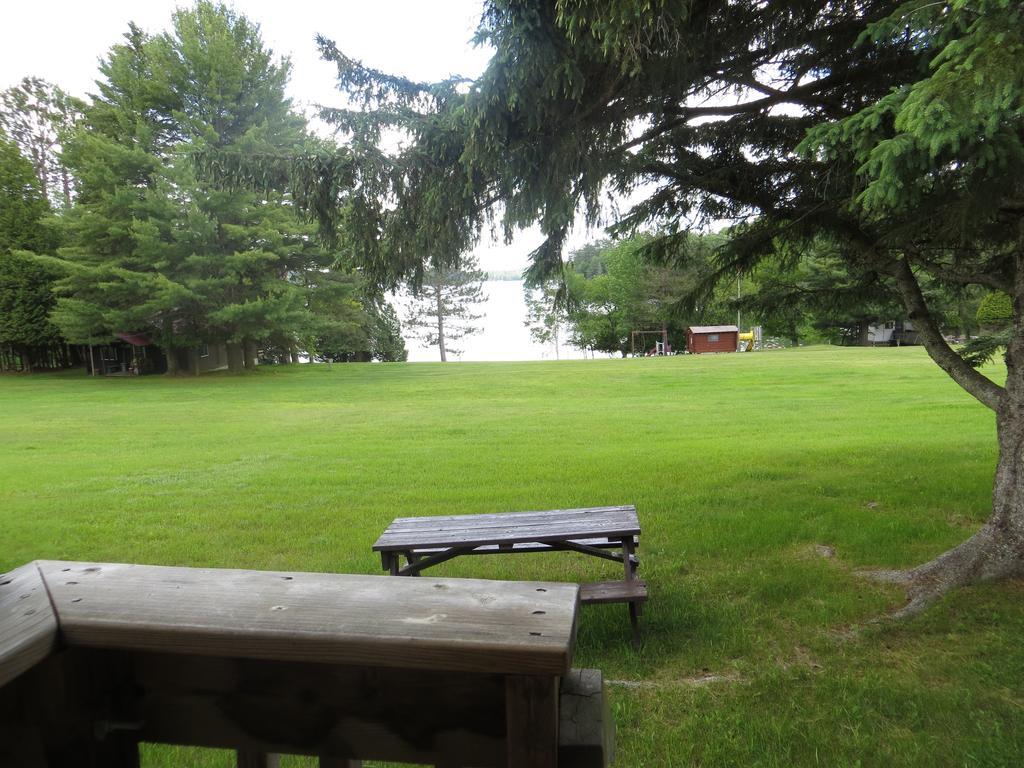 Bondi Village Cottage Resort Lake of Bays Bagian luar foto