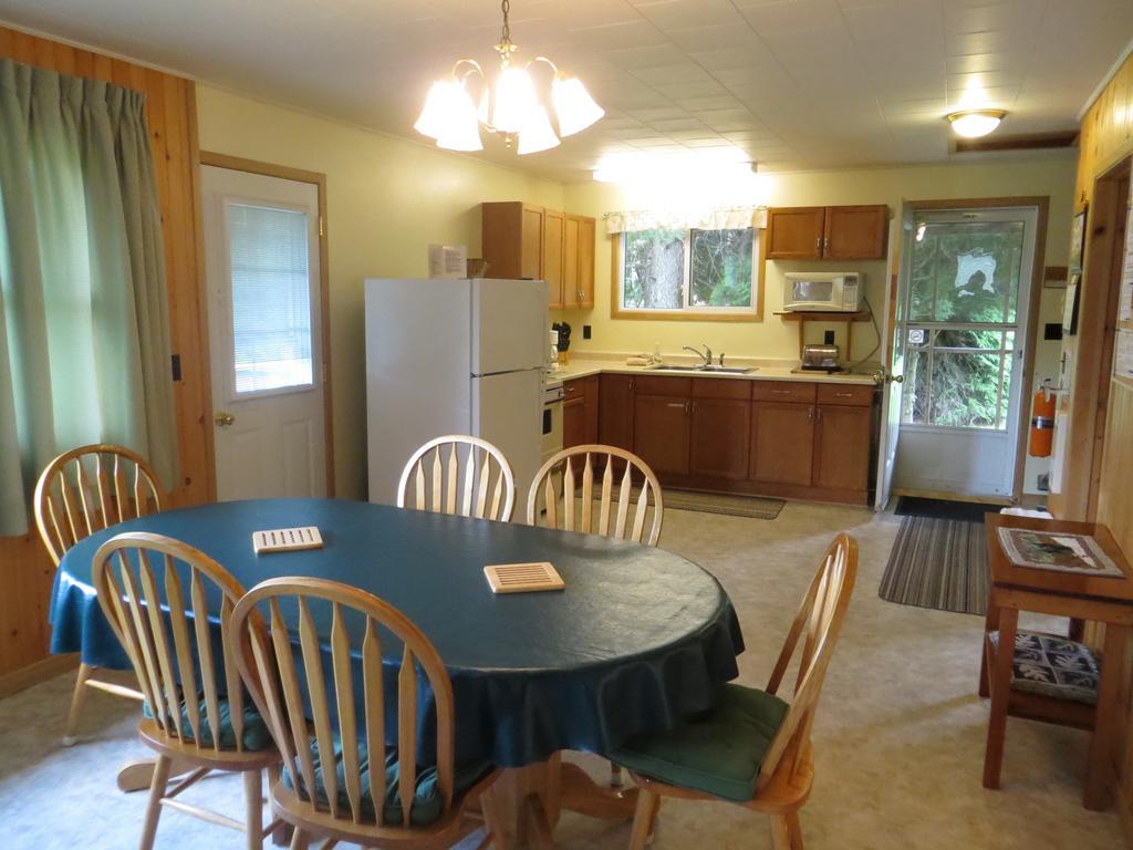 Bondi Village Cottage Resort Lake of Bays Bagian luar foto