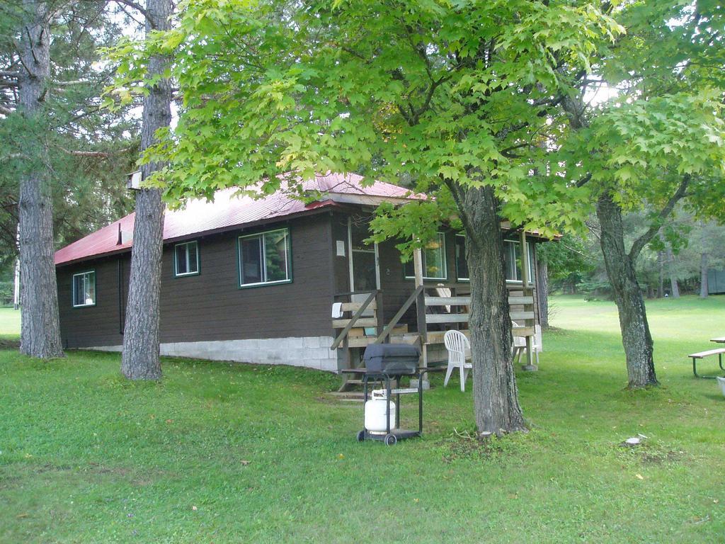 Bondi Village Cottage Resort Lake of Bays Bagian luar foto